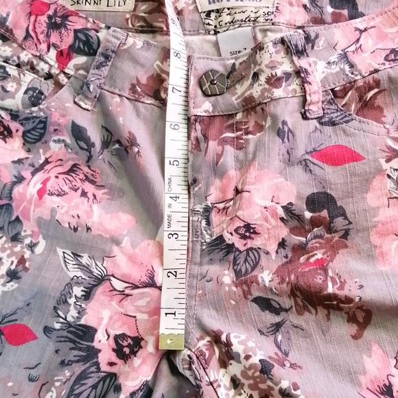 2/$20 Floral jeggings - Picture 6 of 6